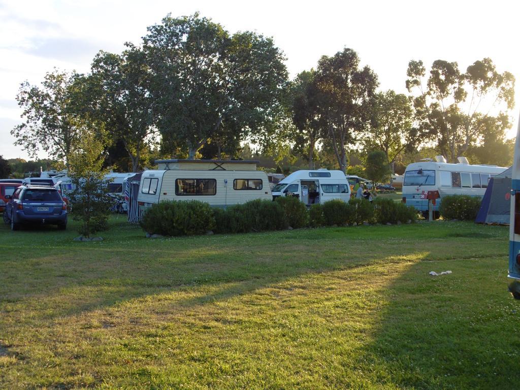 Glenavys Waitaki River Motor Camp Exterior foto