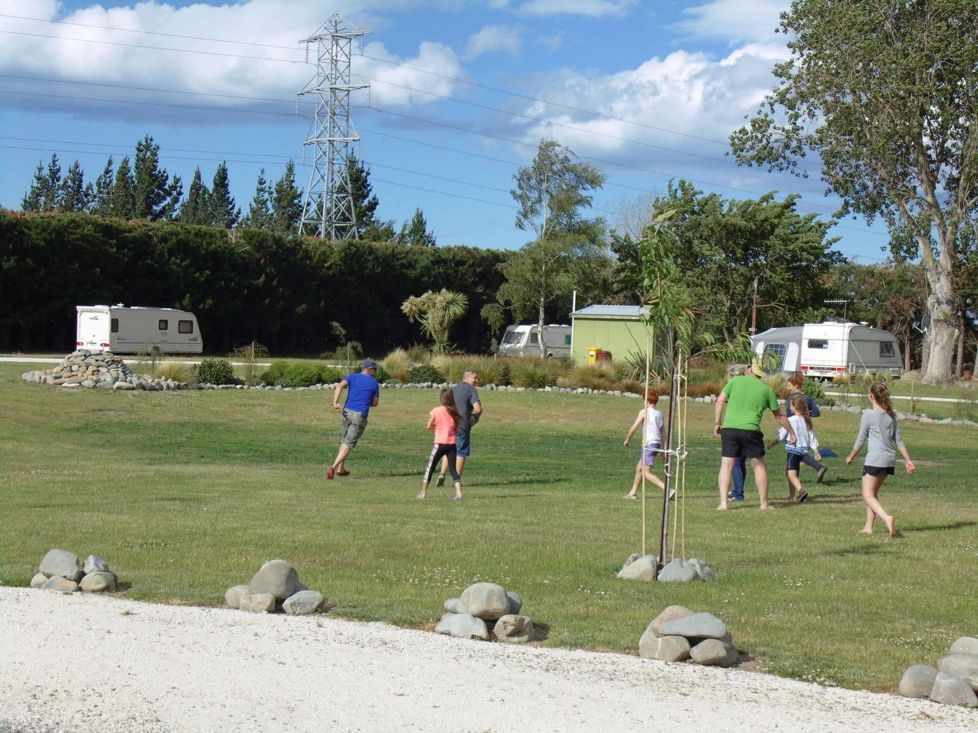 Glenavys Waitaki River Motor Camp Exterior foto